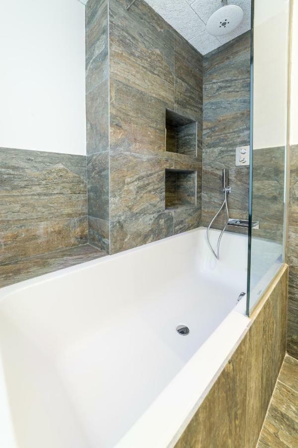Appartamento Florit Flats - Cathedral Luxury Terrace Flat 2Br 2Ba Ac Wifi Valenza Esterno foto