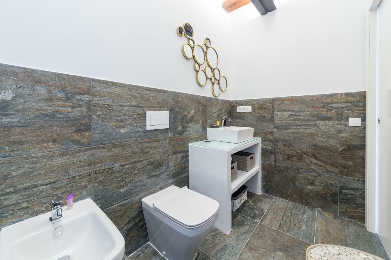 Appartamento Florit Flats - Cathedral Luxury Terrace Flat 2Br 2Ba Ac Wifi Valenza Esterno foto