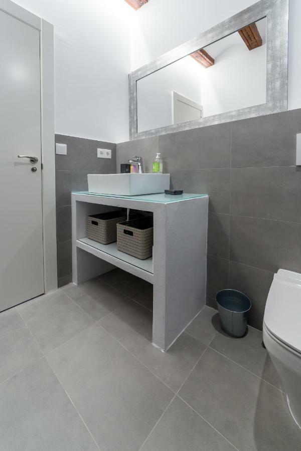 Appartamento Florit Flats - Cathedral Luxury Terrace Flat 2Br 2Ba Ac Wifi Valenza Esterno foto